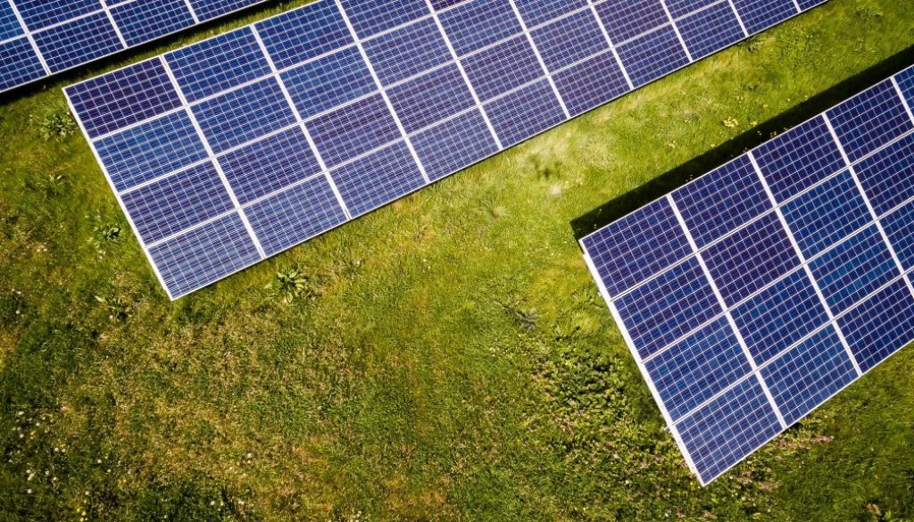 how-does-solar-panels-save-energy